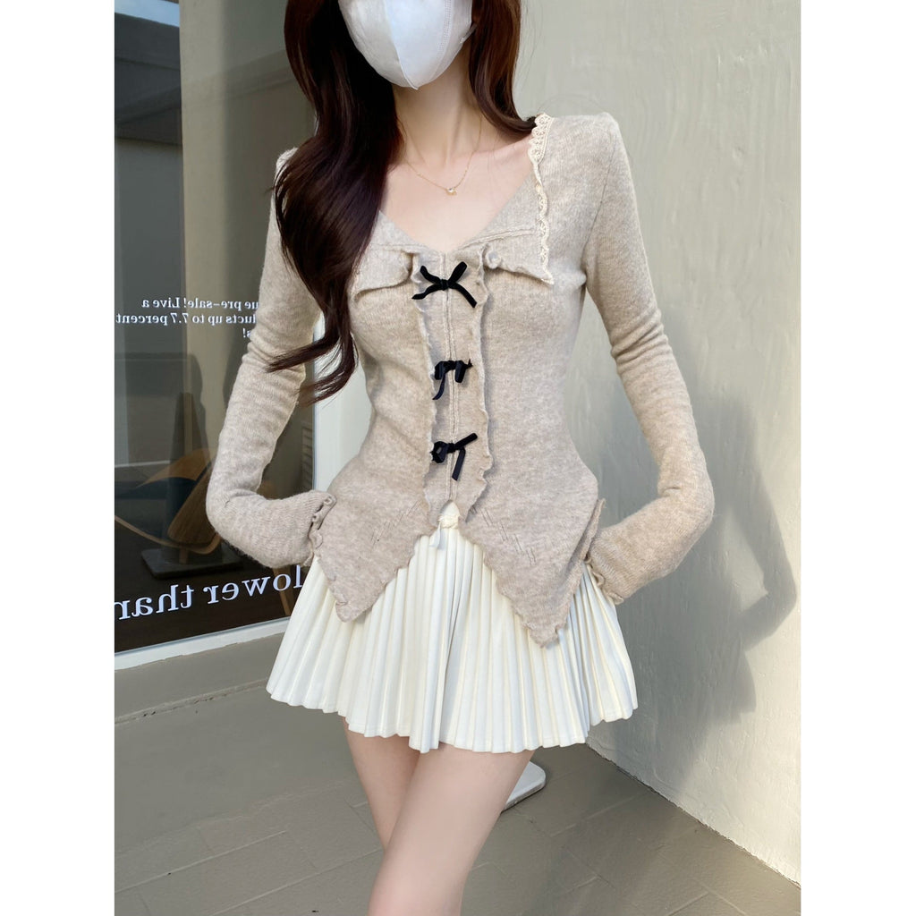 Milky White Wooden Ear Bow V-neck Sweater Women Clarke Vibe Store