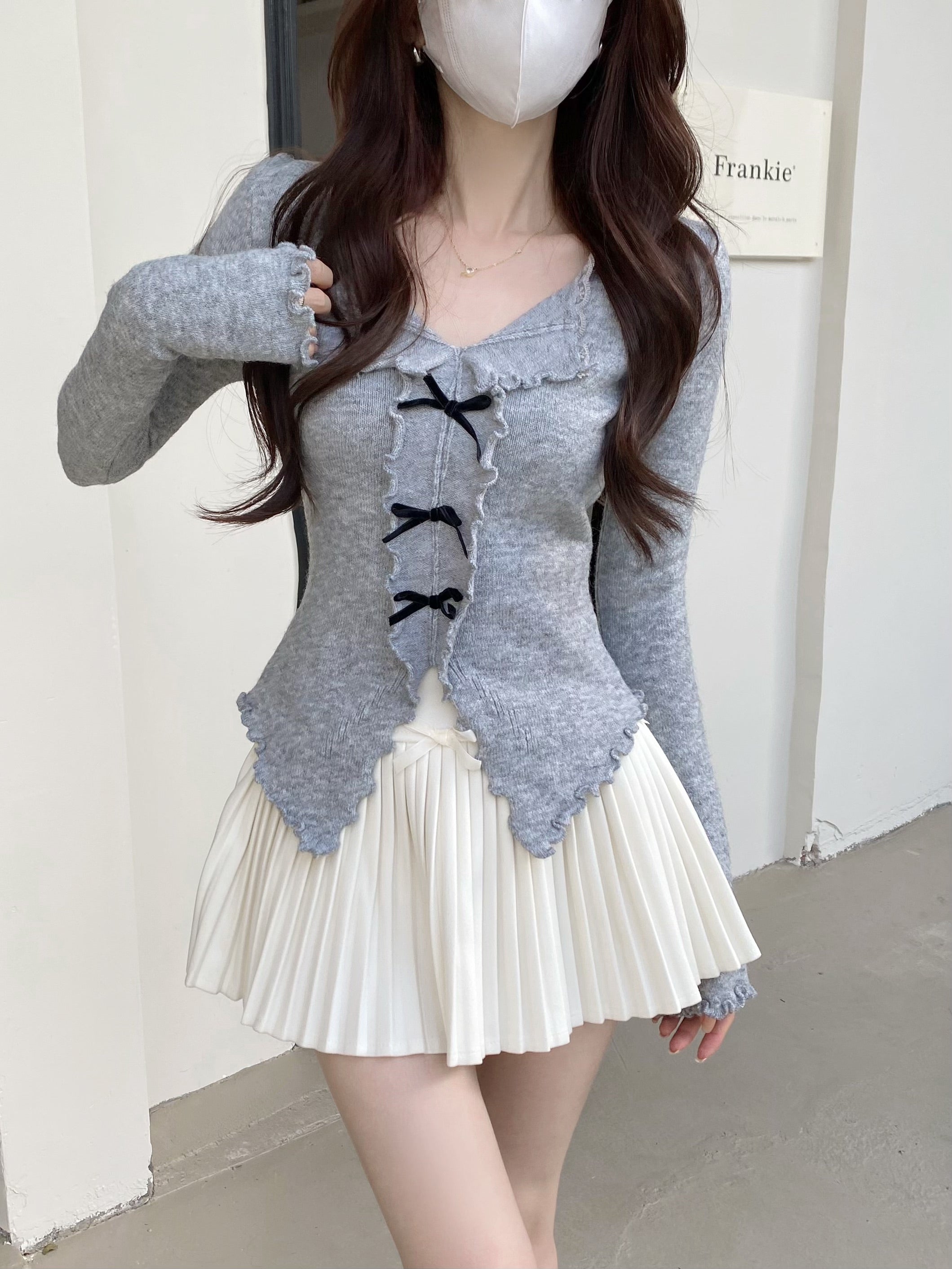 Milky White Wooden Ear Bow V-neck Sweater Women Clarke Vibe Store