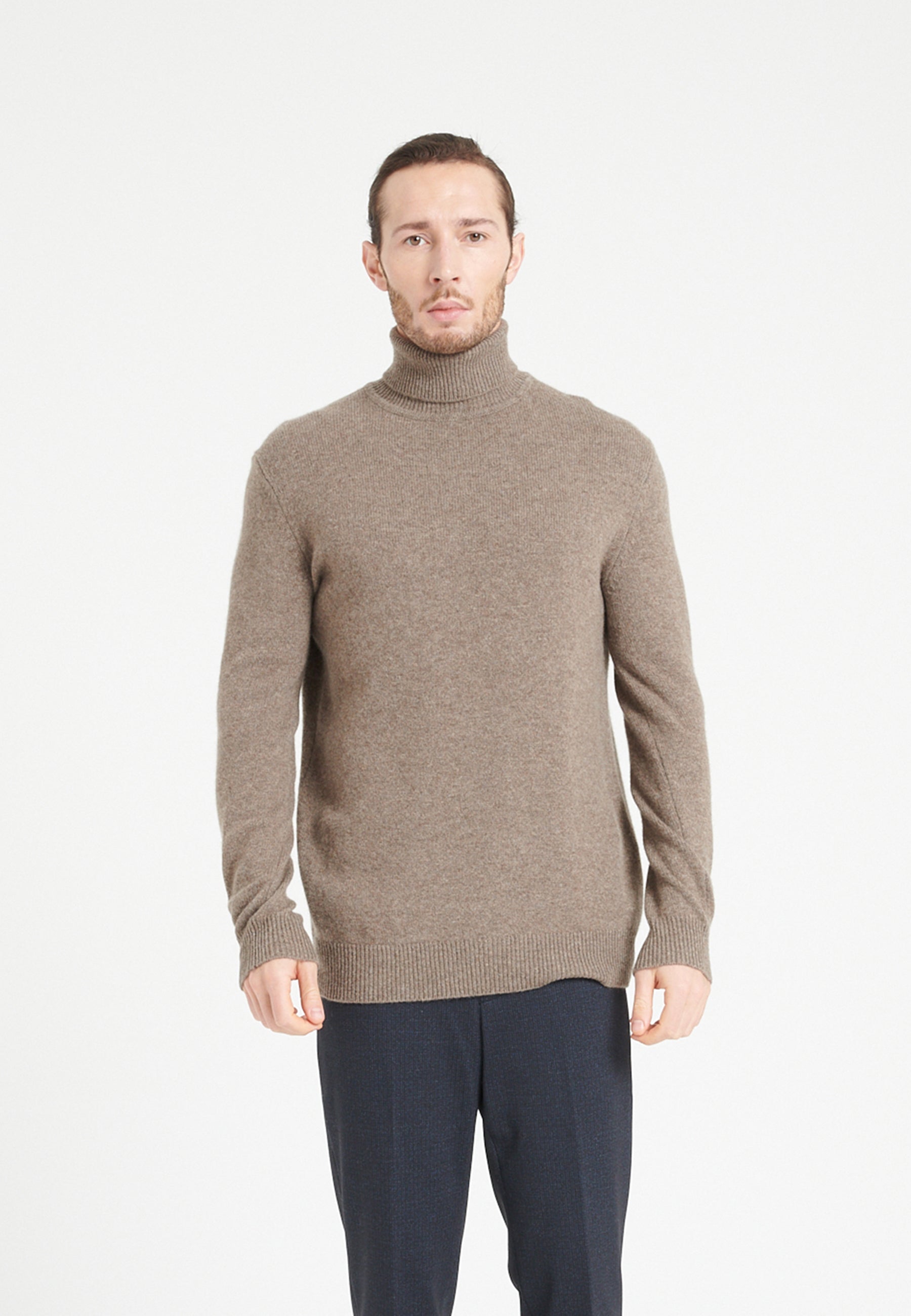 Pull col roulé homme en cachemire 4 fils taupe - LUKE 15 Studio Cashmere8