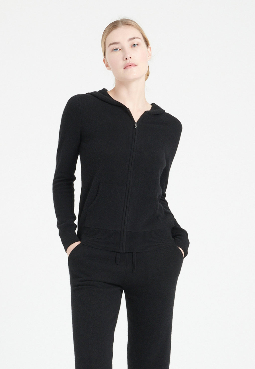 Sweat à capuche femme en cachemire noir - LILLY 8 Studio Cashmere8