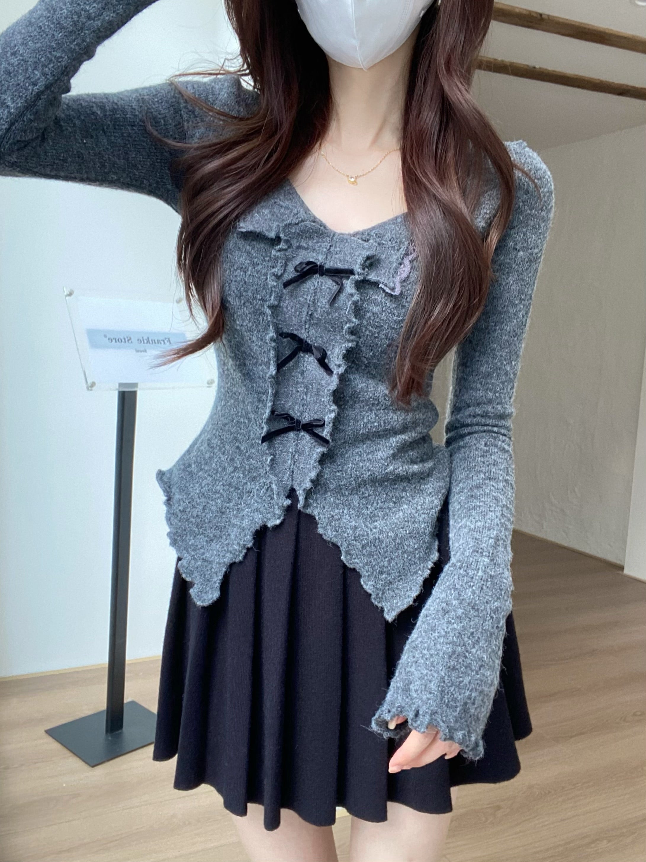 Milky White Wooden Ear Bow V-neck Sweater Women Clarke Vibe Store