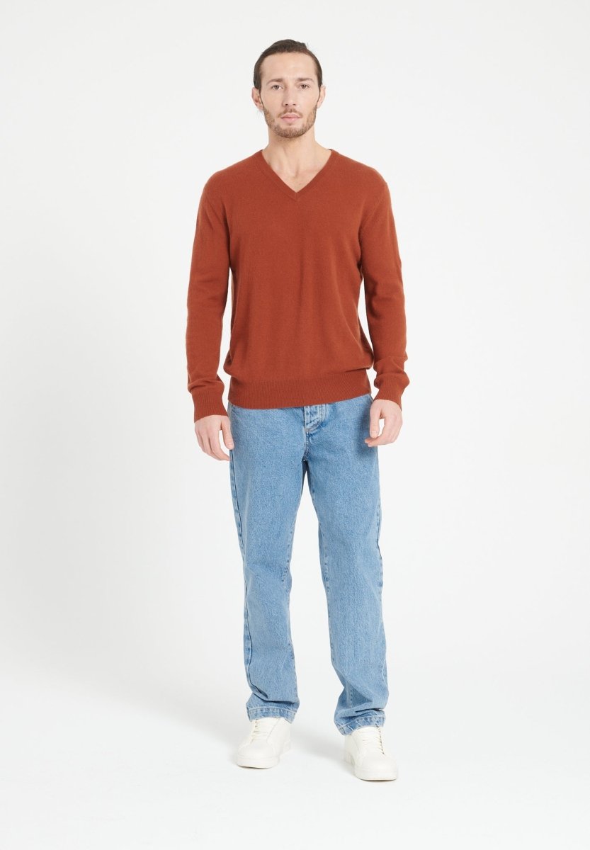 Pull col V homme en cachemire terracotta - LUKE 1 Studio Cashmere8